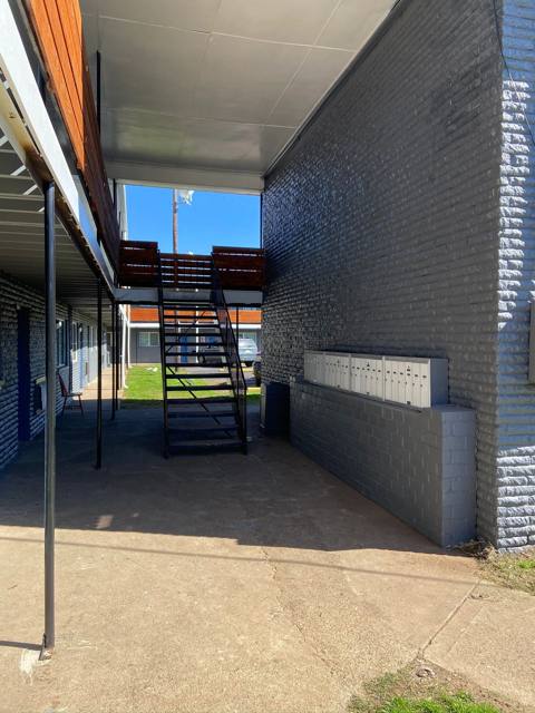 Covered breezeway with mailboxes